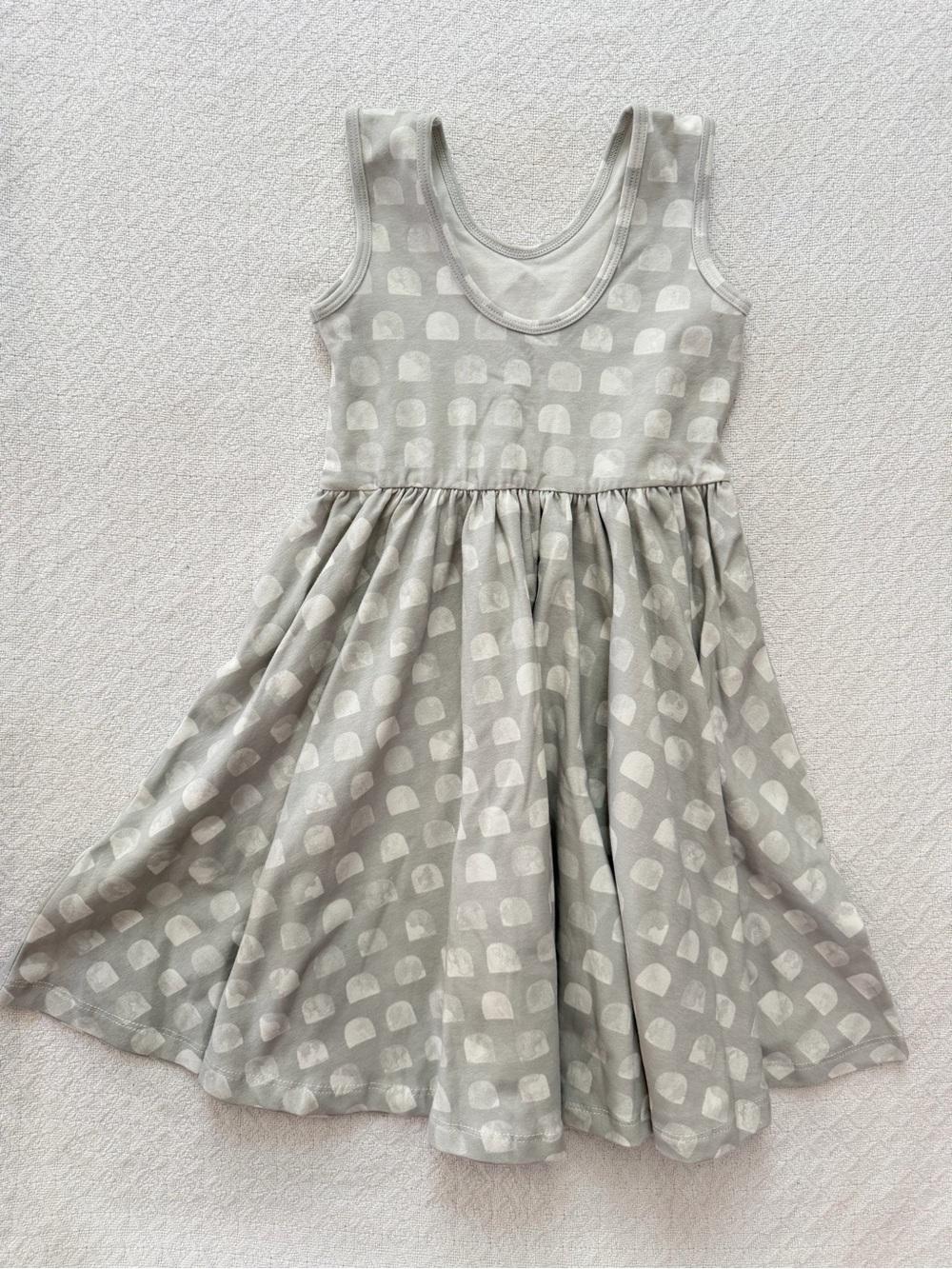 Alice + Ames Light Gray Sleeveless Patterned Twirl Dress - Picture 3 of 4